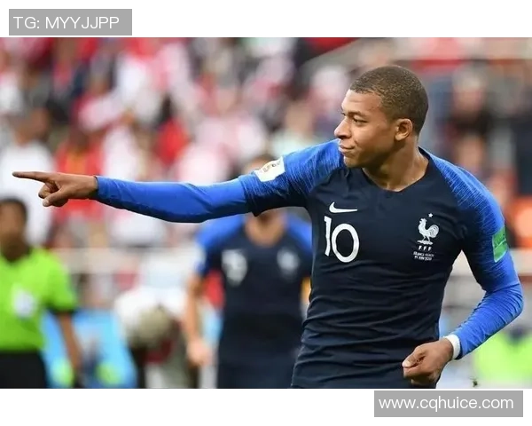 法国队逆转秘鲁队以2比1获胜展现强大实力与团队合作精神