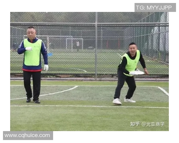 成都飞盘队反击战术解析：如何在比赛中实现高效反击与团队配合MBA